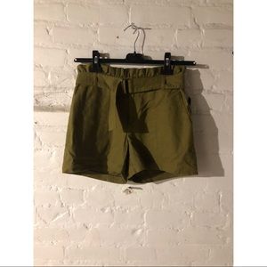 NWT Trendy Sage Paperbag Linen Shorts Size Small